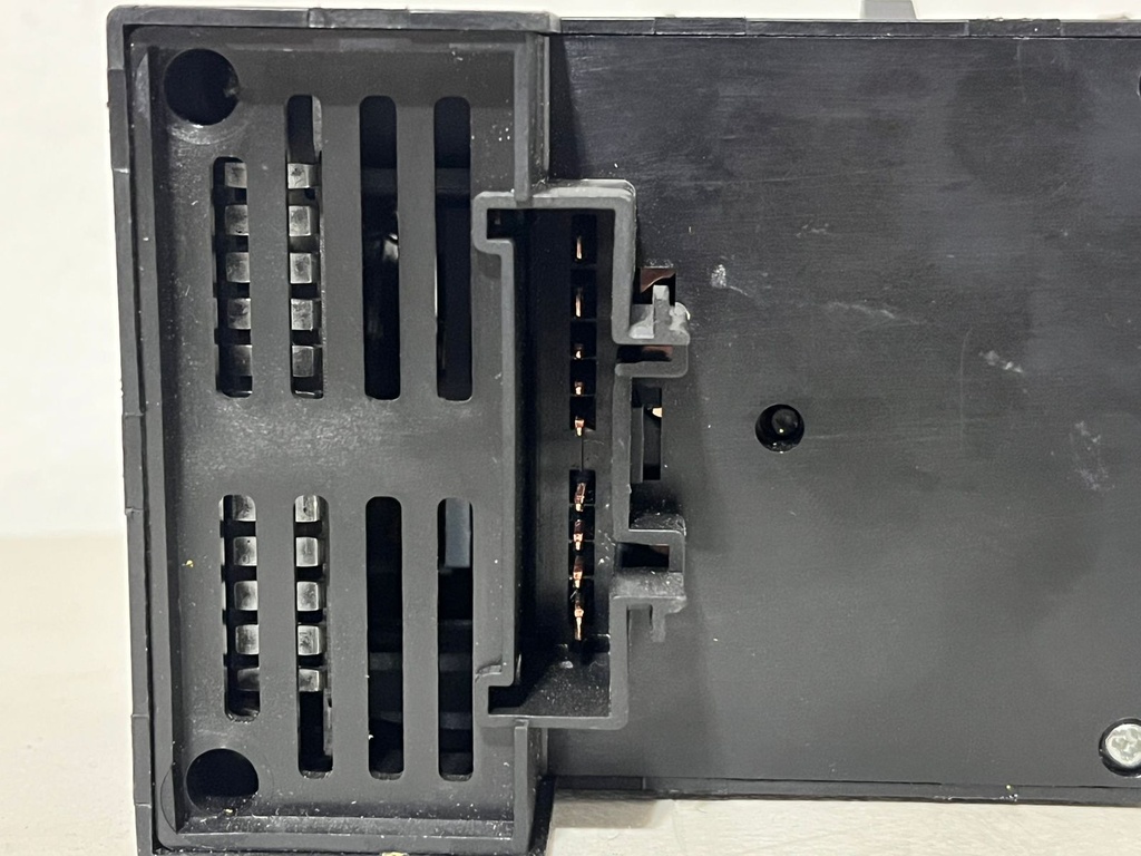 Botonera principal de luces para Chevrolet Silverado / Avalanche / Suburban / Tahoe / GMC Sierra / Yukon 1999-2002.