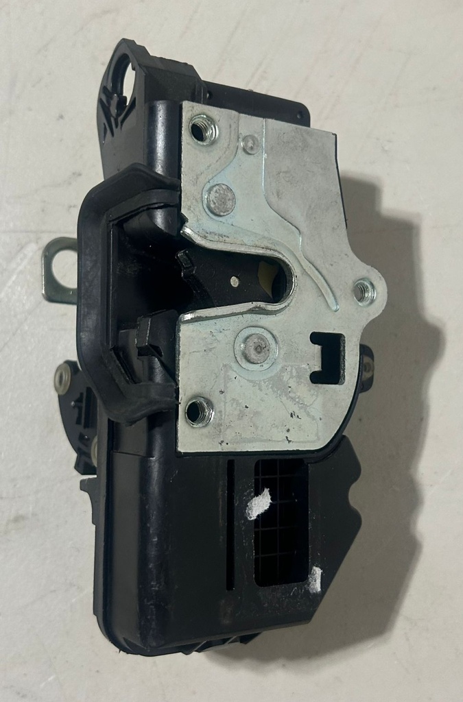 Actuador de cerradura de puerta delantera izquierda para Chevrolet / GMC Silverado / Sierra / 1500 / 2500 / 3500 / Suburban / Tahoe / Yukon / Avalanche 2007 al 2009