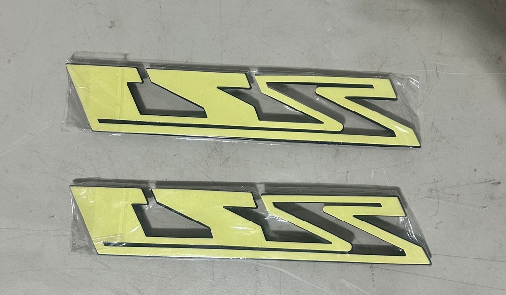 Emblema Z71 Chevrolet Silverado 1500 / 2500 / 3500 2019 al 2023