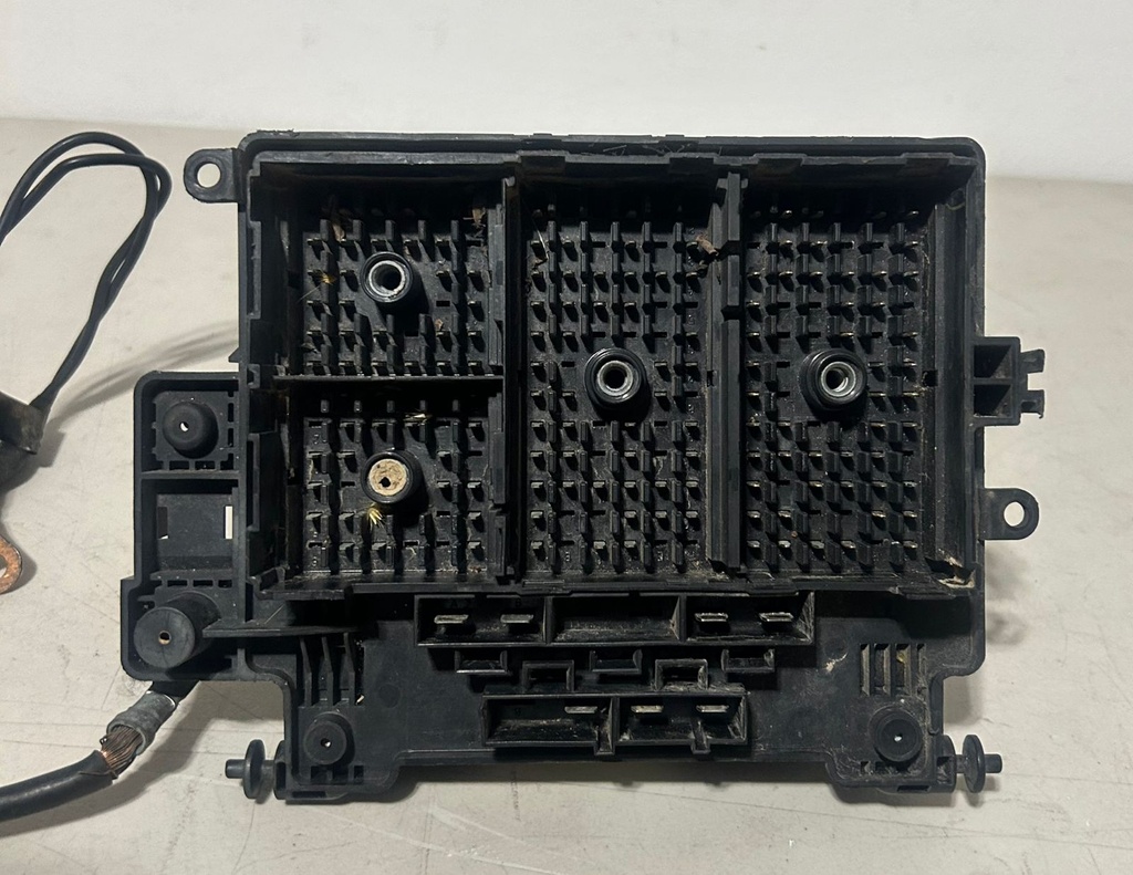 Modulo / Caja de fusibles para Chevrolet Avalanche 2003 al 2006 ( Usado )