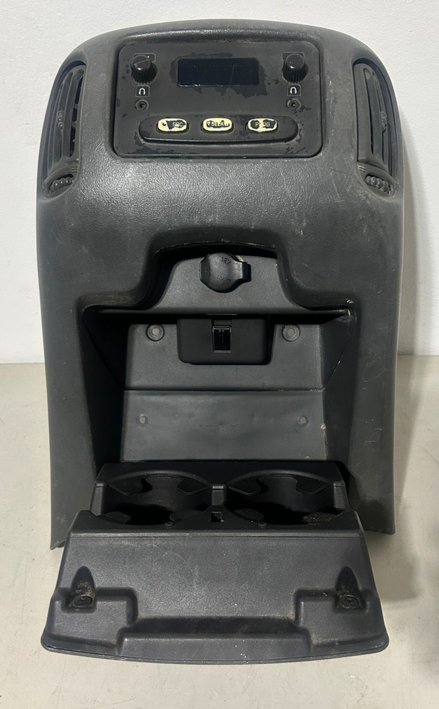 Consola central trasera para Chevrolet / GMC Avalanche / Suburban / Tahoe / Yukon / Sierra / Silverado 2003 al 2006 ( usado )