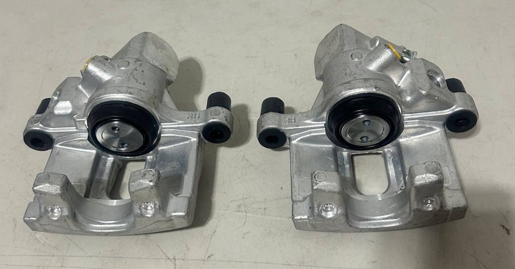 Calipers traseros para Mazda 3 2004 al 2013 / Volvo C30 2007 al 2013 / C70 2006 al 2013 / S40 2004 al 2012 / V50 2005 al 2011