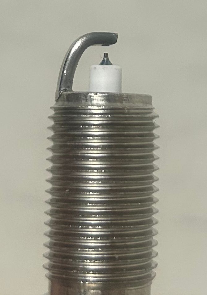 Bujía iridium separación a 0.040 para Chevrolet / GMC 4.3L / 5.3L / 6.2L / 6.6L 2024 al 2026
