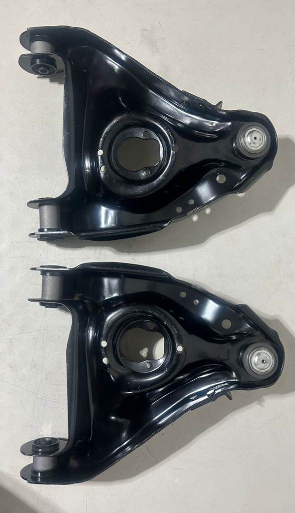 Tijeretas inferiores para Chevrolet / GMC Blazer 1995 al 2005 / S10 Blazer 1983 a 1994 / S10 Pickup 1982 al 2003 / Jimmy 1992 al 2004 / Sonoma 1991 al 2003 / S15 1983 a 1991 ( 4X2)