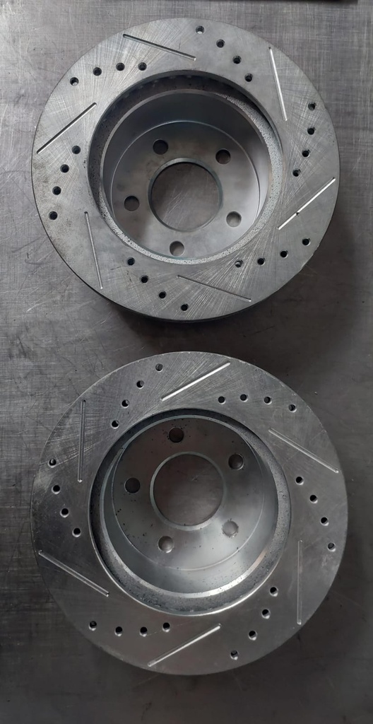 Discos de freno delanteros ventilados perforados para Jeep Cherokee