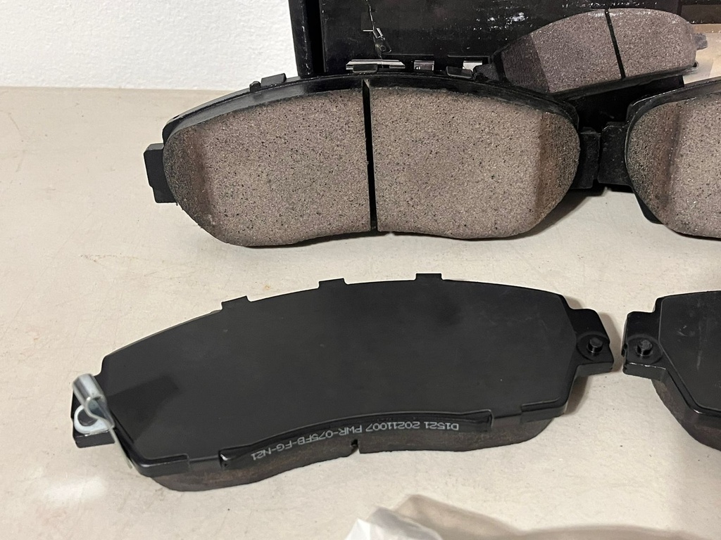 Pastillas de freno delanteras Cerámicas Honda CRV 2012-2020 / Oddyssey 2011-2017 / Passport 2019-2025.