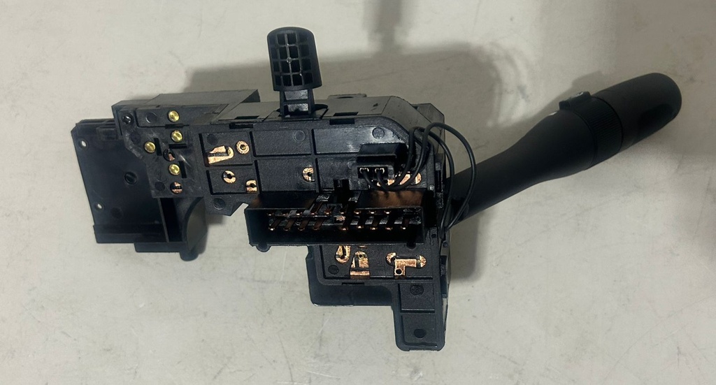 Interruptor de direccionales para Dodge Neon 2000 al 2005 / SX 2.0 2003 / 2005 / Plymouth Neon 2000 al 2001