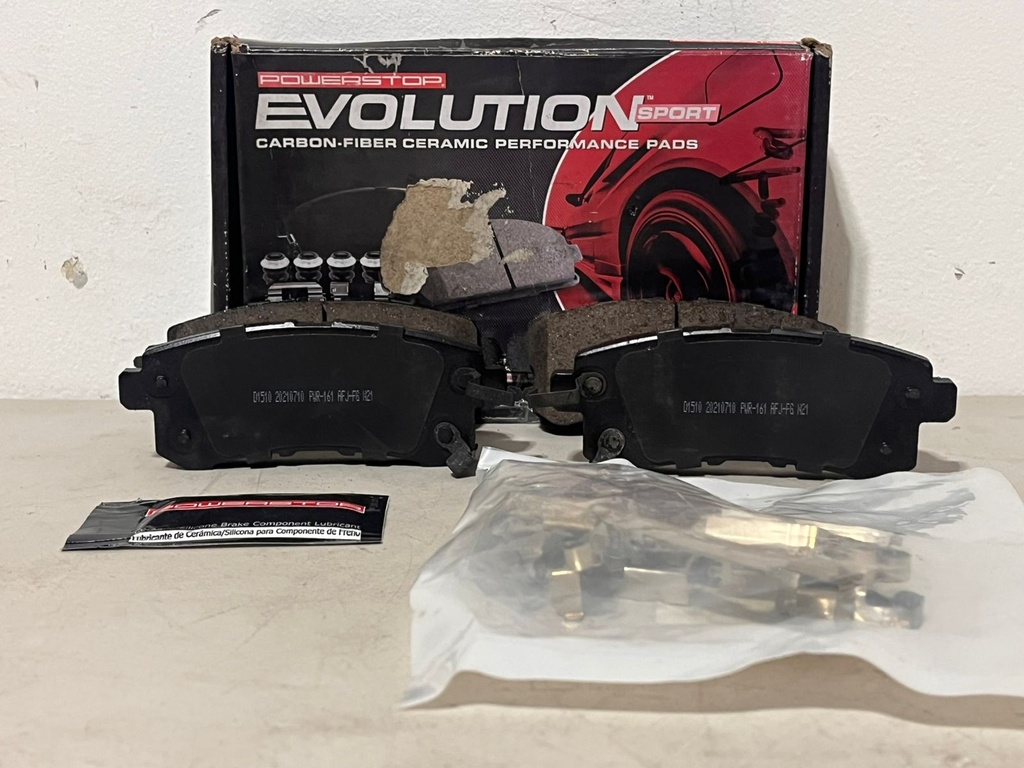 Pastillas Traseras Fibra Carbón / Cerámica para Nissan Armada 2017-2024 / Infiniti QX56 2011-2013 / QX80 2014-2024.