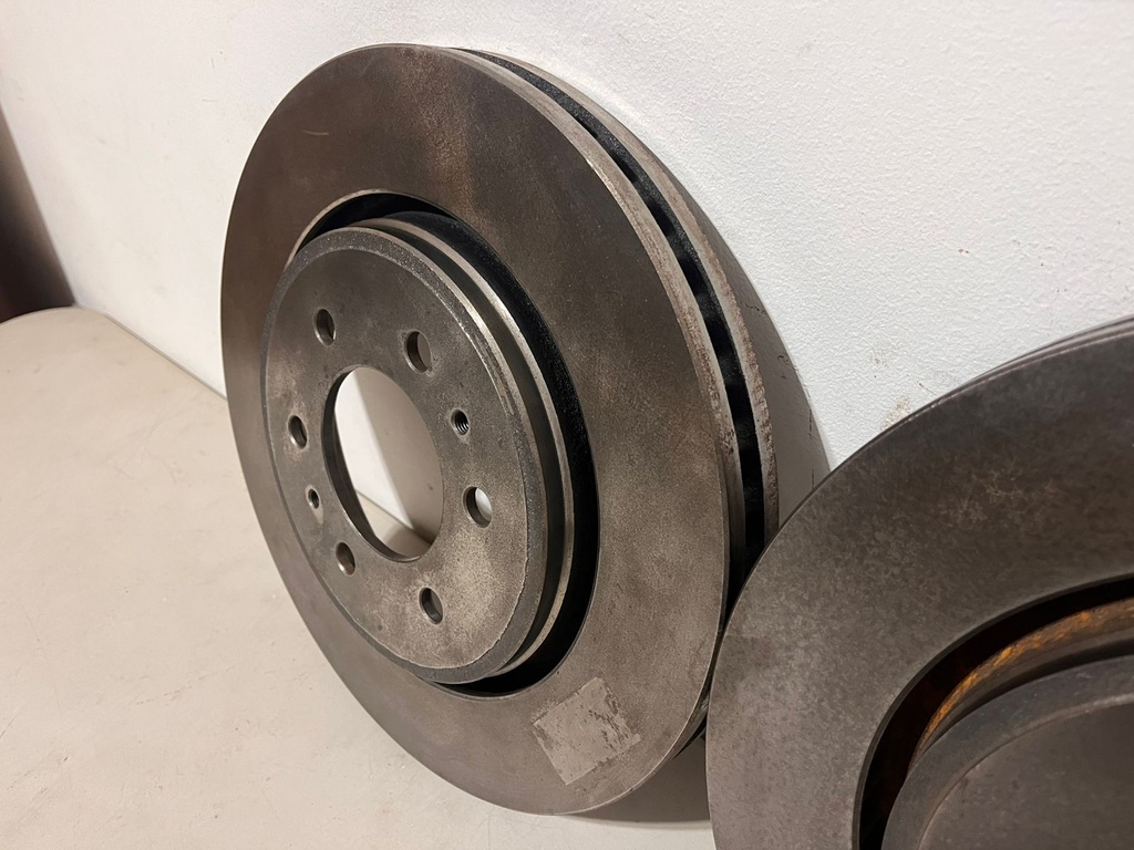Discos Delanteros Ventilados para Ford F150 2010-2021.