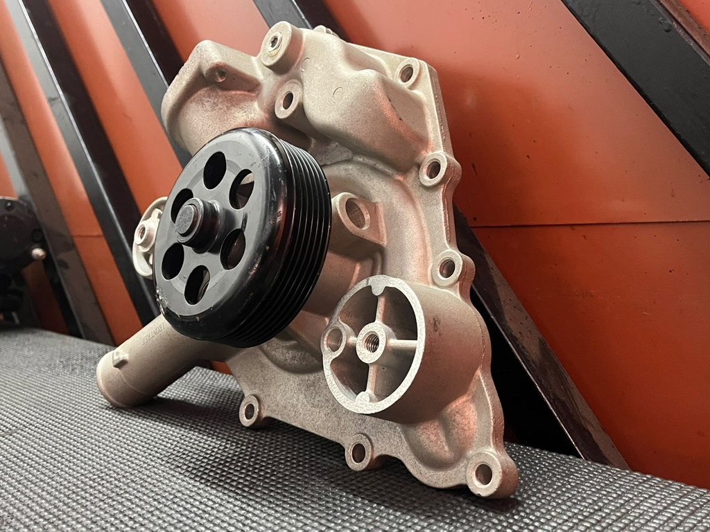 Bomba de Agua Jeep Grand Cherokee SRT8 / Limited / Overland 5.7L / 6.1L V8 2005-2010 / Dodge Charger RT / SRT8 2006-2010 / Challenger SRT8 2008-2010.