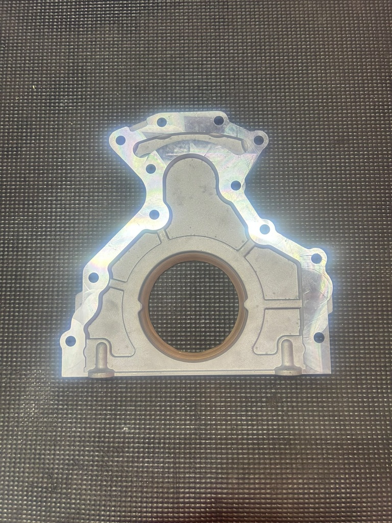Tapa de motor trasera con retenedor para Motor GM 4.8L / 5.3L / 6.0L / 6.2L