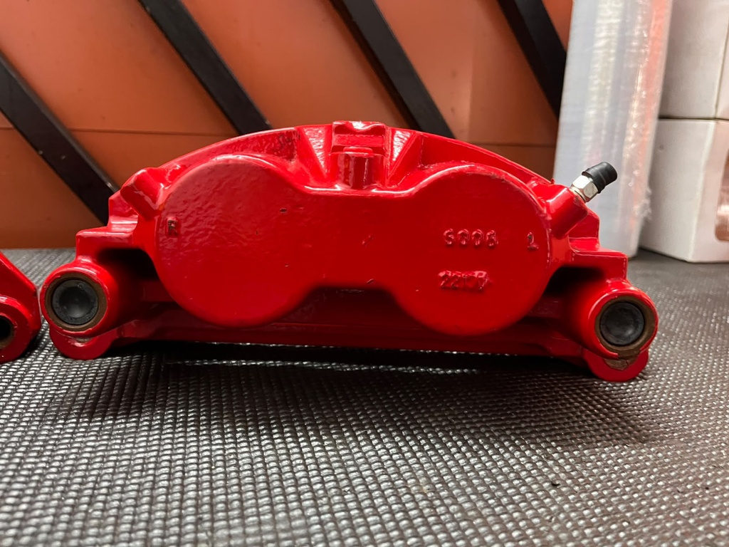 Caliper Delanteros Chevrolet Silverado 2500 / 3500 2011-2019 / Suburban 2016-2019 / GMC Sierra 2500 / 3500 2011-2019.