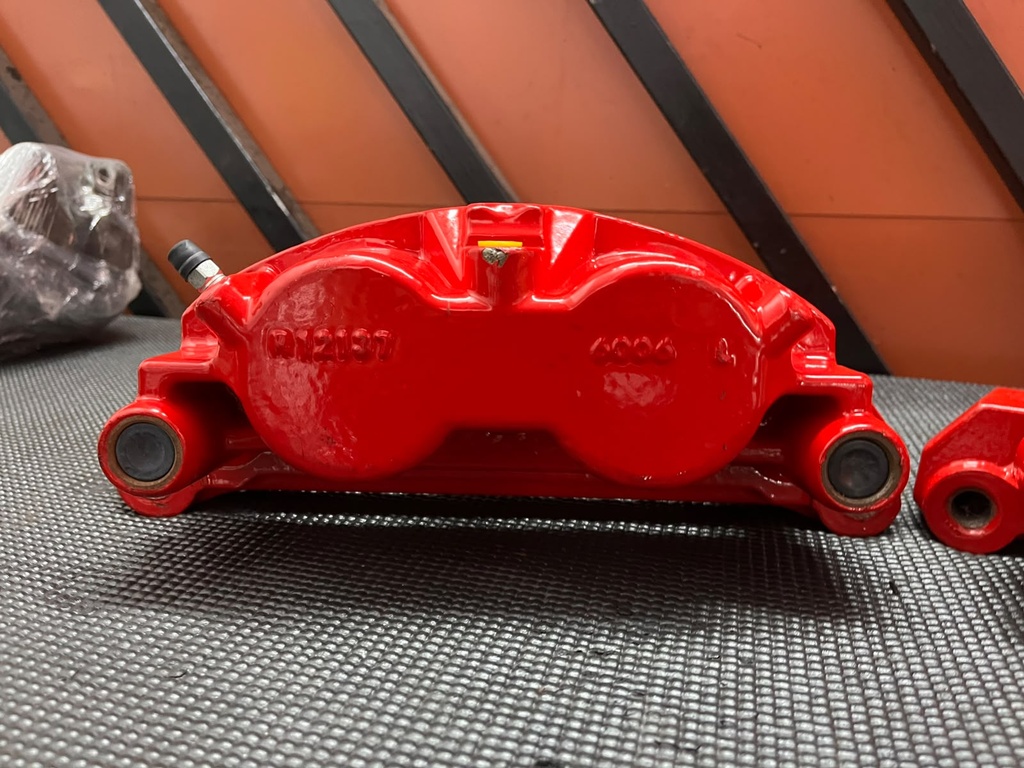 Caliper Delanteros Chevrolet Silverado 2500 / 3500 2011-2019 / Suburban 2016-2019 / GMC Sierra 2500 / 3500 2011-2019.