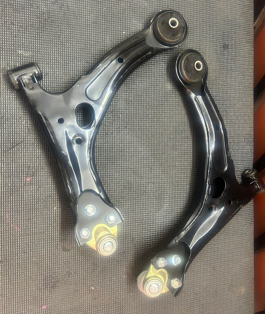 Tijeretas inferiores delanteras para Toyota Corolla 2003 al 2013 / Matrix 2003 al 2013