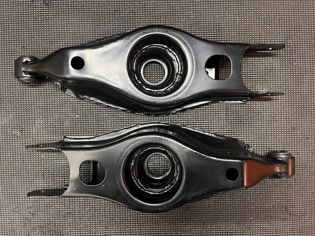Tijeretas Inferiores Traseras para Dodge Challenger 2008-2023 / Charger 2006-2023 / Magnum 2005-2008 / Chrysler 300 2005-2023.