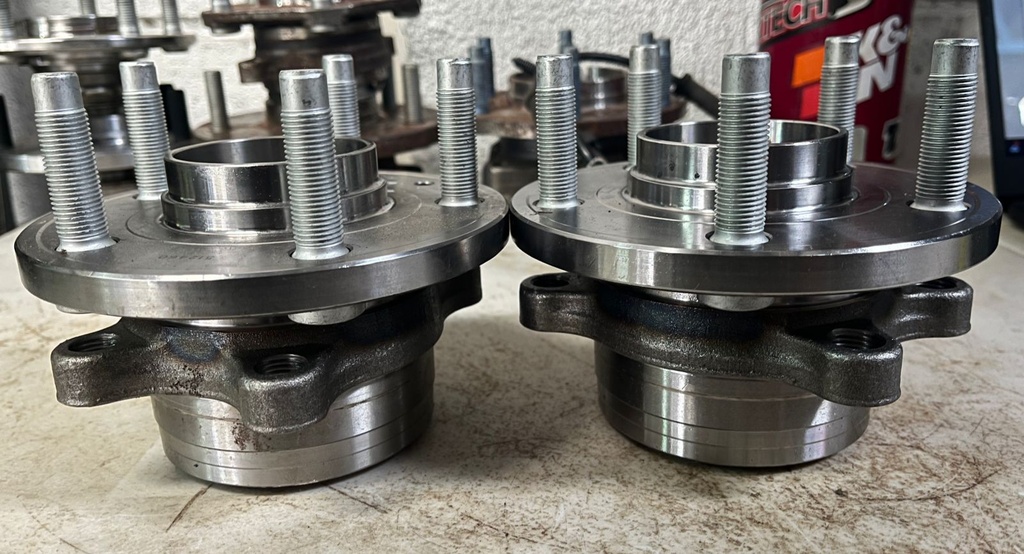 PAR DE BOCINAS DELANTERAS FORD EXPLORER 2011-2014
