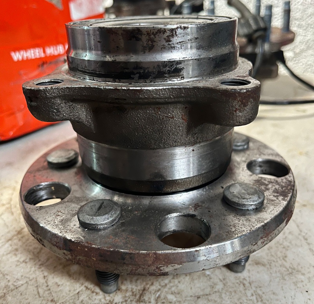 BOCINA TRASERA LEXUS GS350 07-11 / GS430 06-07 / GS460 08-11 (USADA)