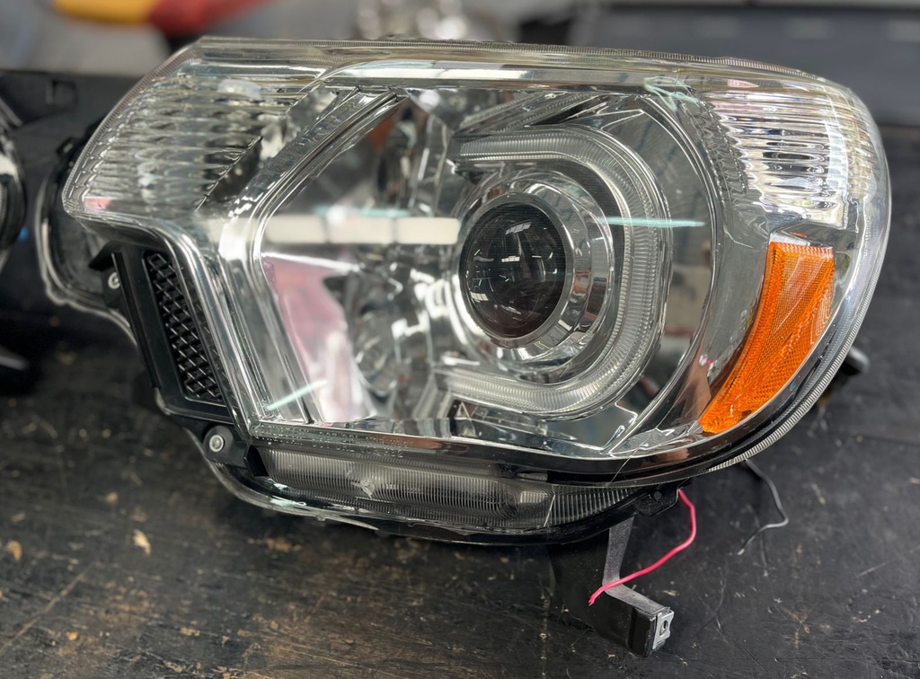 LUCES DELANT CROMADAS LED/TIPO LUPA (CON DETALLE) TOYOTA TACOMA 12/15