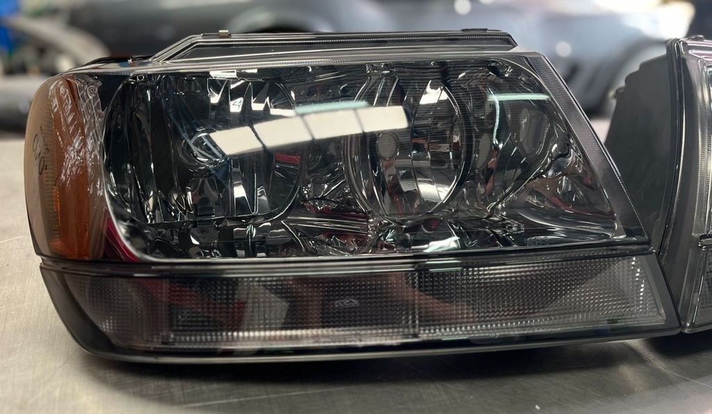 Luces Delanteras Ahumadas Jeep Grand Cherokee 99/04