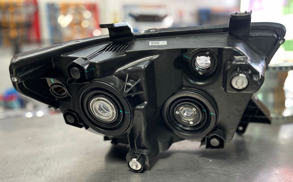 Luces Delanteras Carcasa Negra Toyota Tundra 08/17
