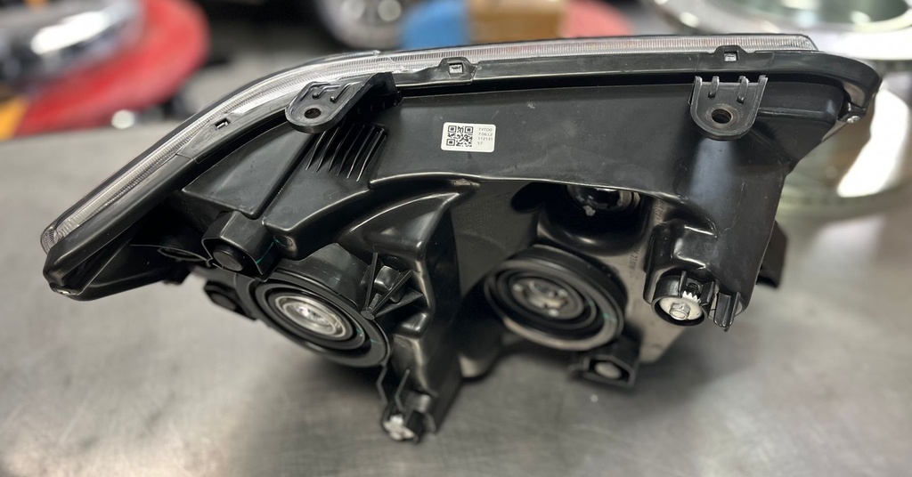 Luces Delanteras Carcasa Negra Toyota Tundra 08/17
