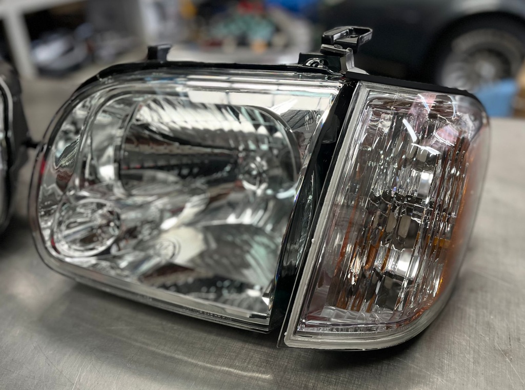 Luces Delanteras Toyota Tundra/ Sequoia  05/07