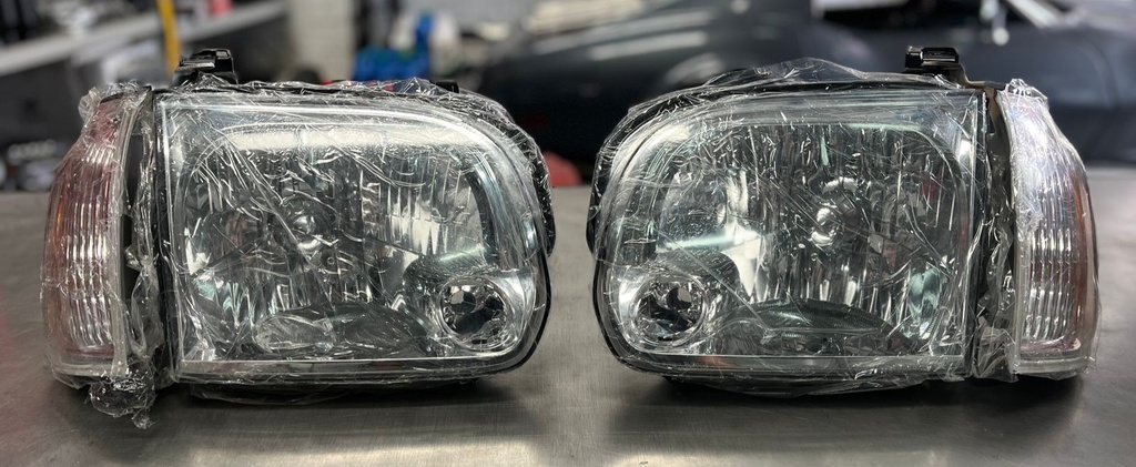 Luces Delanteras Toyota Tundra/ Sequoia  05/07