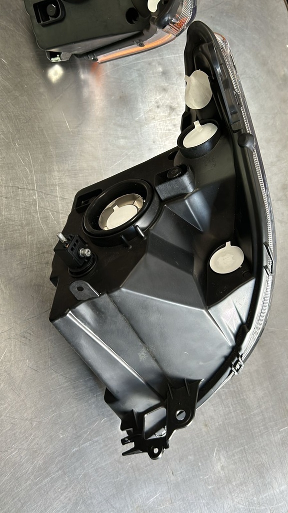 Luces Delanteras/Carcasa Negra Nissan Sentra 07-09