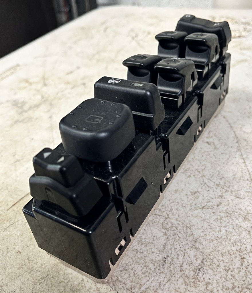 BOTONERA PRINCIPAL CHEVROLET AVALANCHE / SILVERADO / SUBURBAN / TAHOE 2003-2007