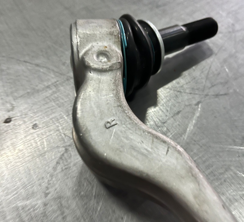 Brazo de Control Delantero Derecho Superior BMW Serie 3 E90 318i / 320i / 325i / 330i / 335i / 320d / 330d 2004 2010