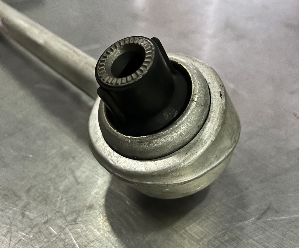 Brazo de Control Delantero Derecho Superior BMW Serie 3 E90 318i / 320i / 325i / 330i / 335i / 320d / 330d 2004 2010