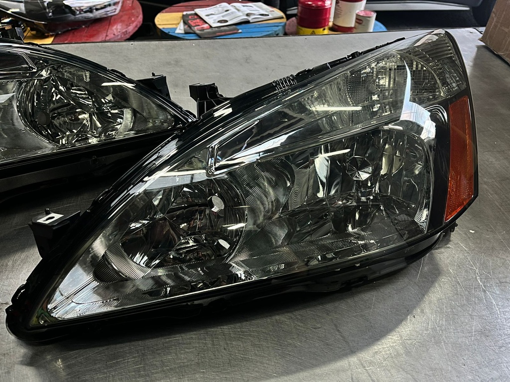 Par de Luces Delanteras Ahumadas Honda Accord 03-07