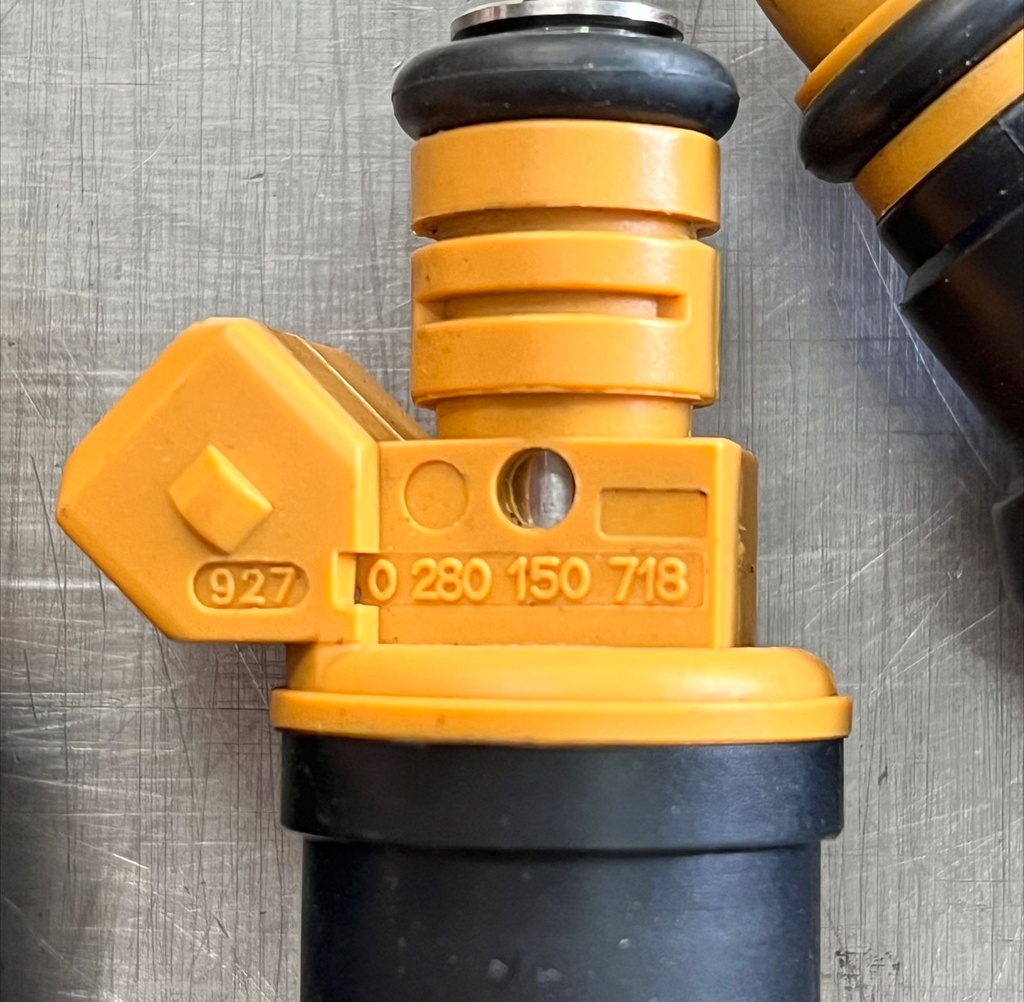 Inyectores de Combustible para Ford V8 4.6L / 5.0L / 5.4L / 5.8L Bronco 1993 1994 / Expedition 1997 2002 / E150 1993 2003 / E250 / E350 1993 2002 / F150 1993 2003 / F250 1993 1999 / F350 1993 2003.