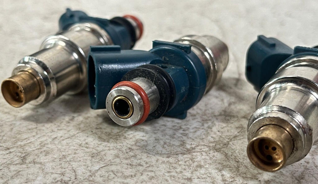 Inyectores de Combustible (3) para Toyota Tacoma 2.4L 4 Cilindros de 1995 2000