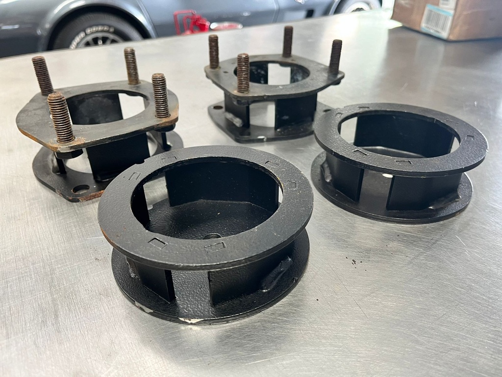 Kit de levantamiento 2" Jeep Commander 06