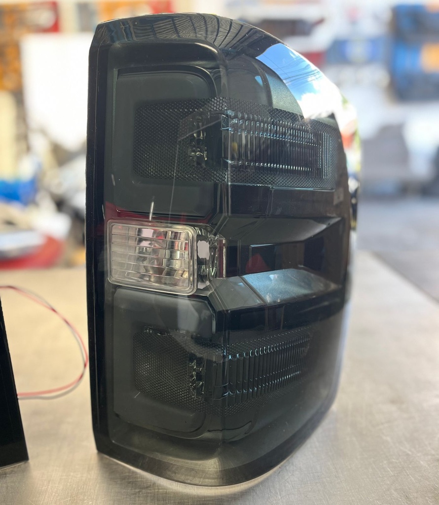 LUCES TRAS LED/AHUMADAS CHEVROLET SILVERADO 1500/2500/3500 14/18