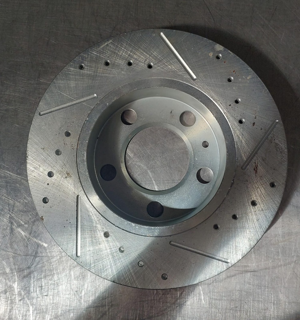 Disco trasero izquierdo perforado para Volkswagen Jetta/Golf/Beetle 05-06