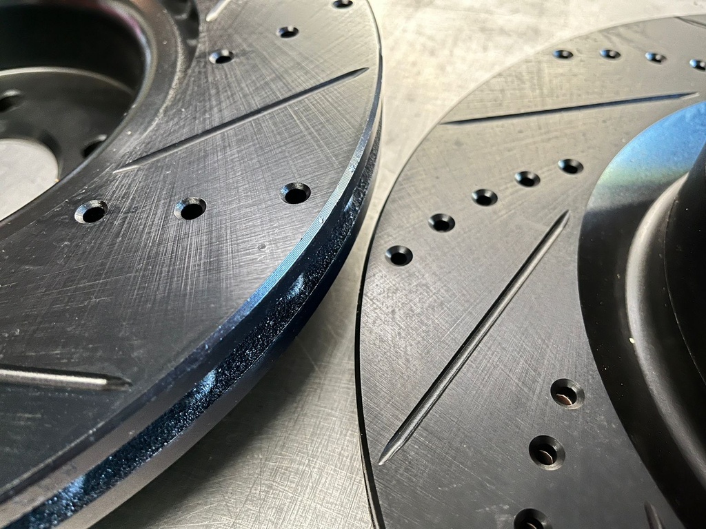 Discos Delanteros Perforados/Ventilados LandRover LR4 10-16 / RangeRover Sport 06-17 / LandRover Discovery 2017