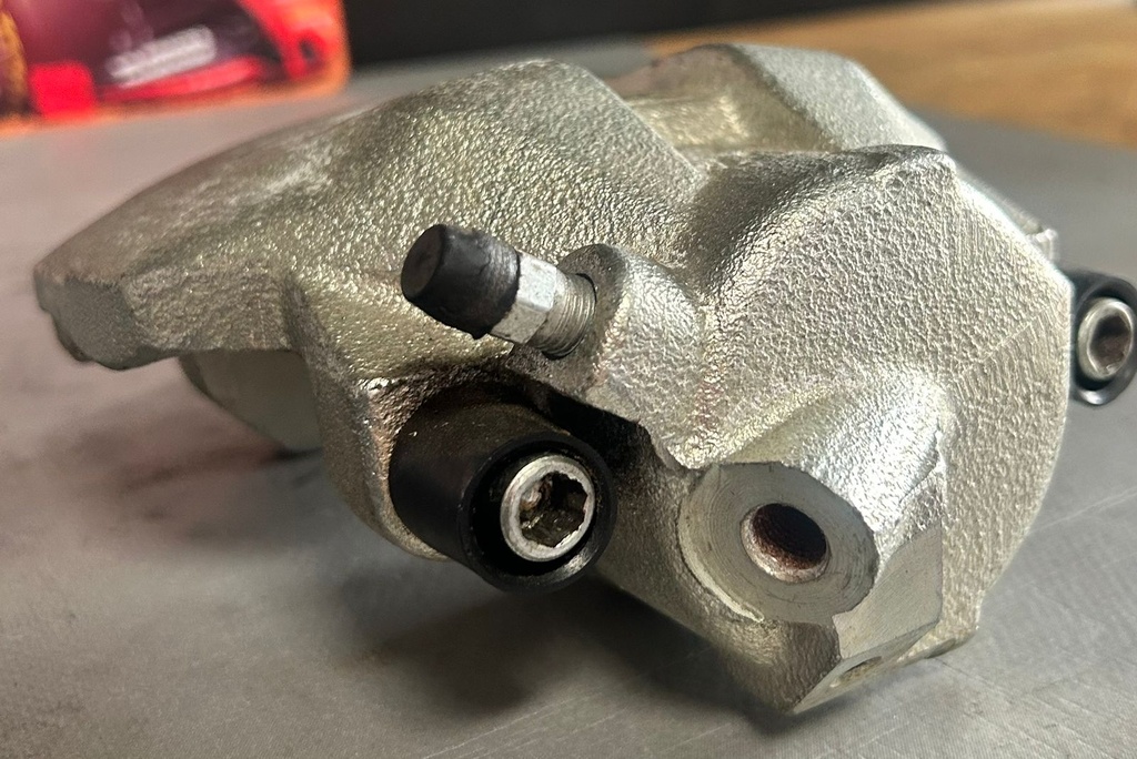 Caliper DELANT/Izquierdo Audi A6 98-11 / A6 Quattro 98-11 / A4 01-08 / A4 Quattro 02-09 / VW Passant 00-05