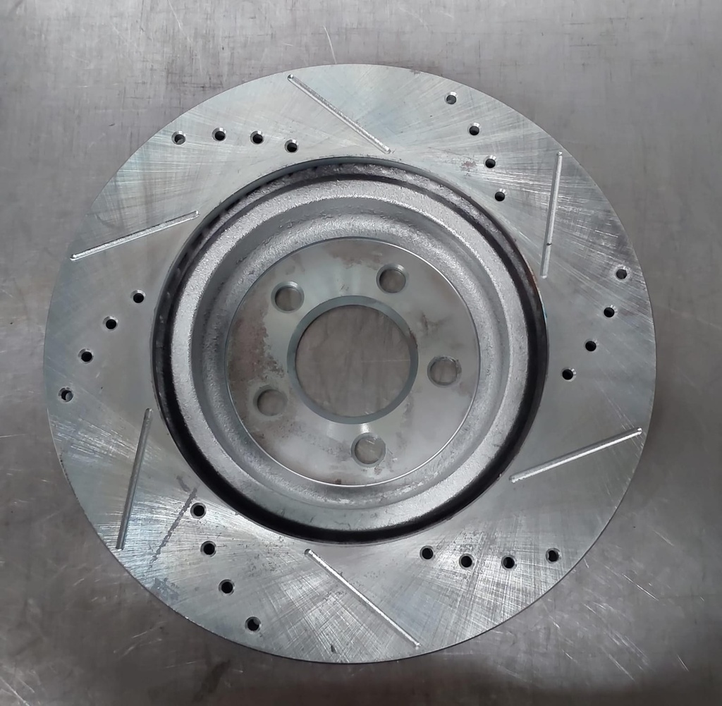 Disco delantero izquierdo ventilado perforado para Dodge Challenger GT 17-18
