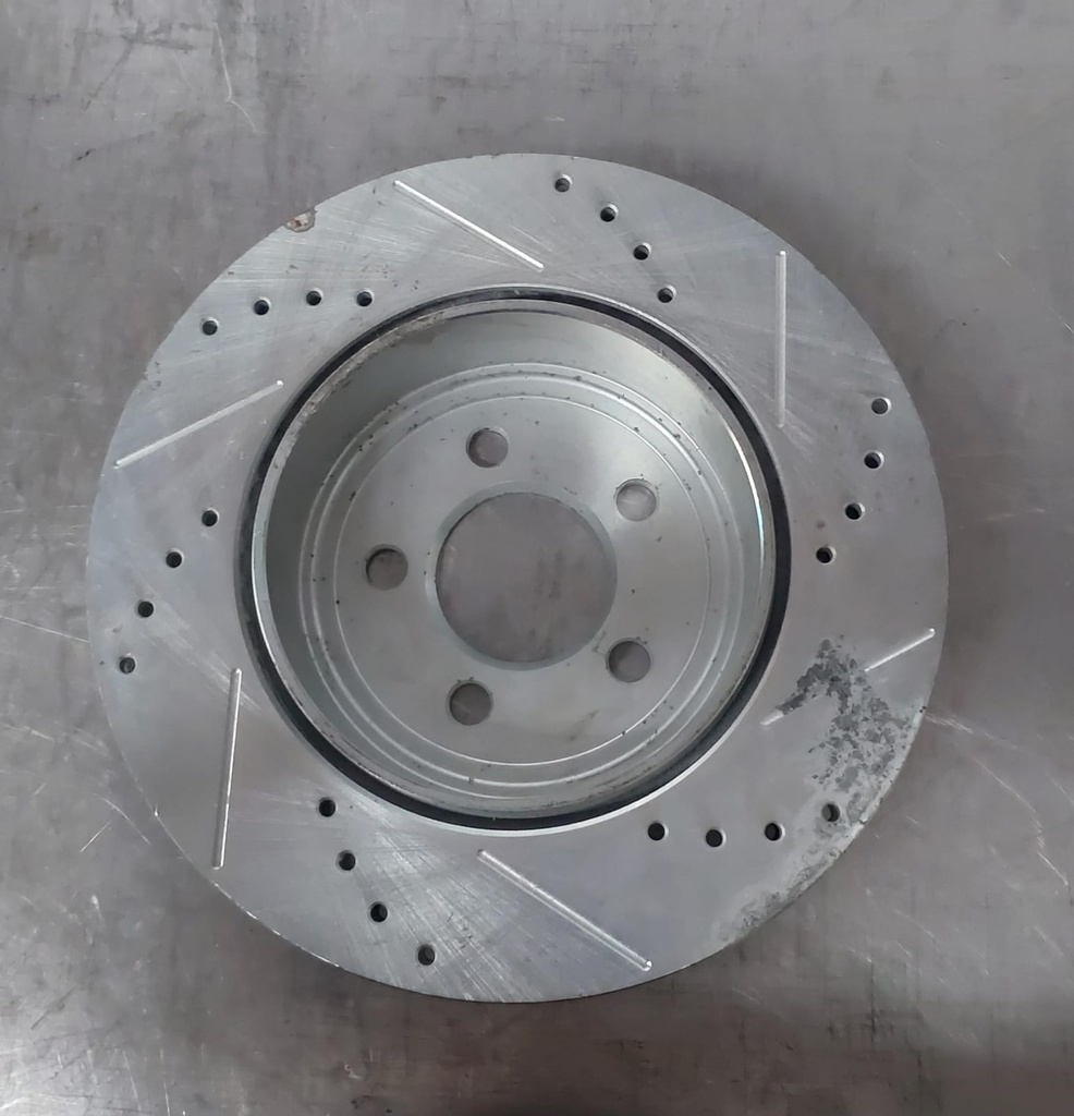 Disco trasero izquierdo ventilado perforado para Dodge Challenger GT 17-18