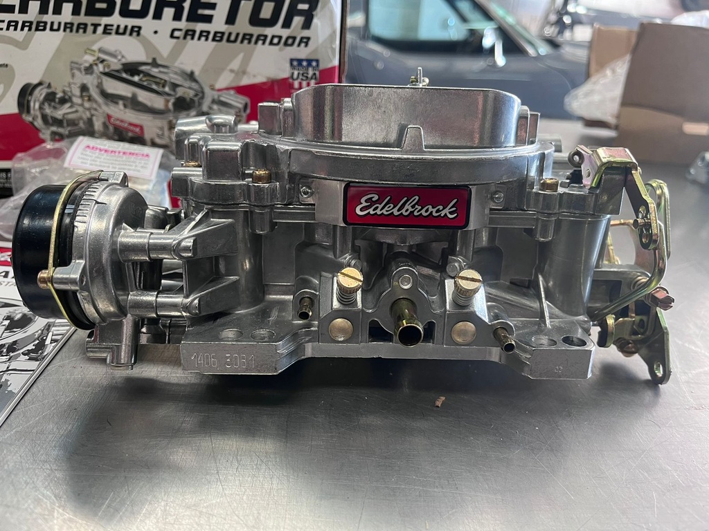 Carburador 600CFM de 4 Bocas con Estrangulador Eléctrico.