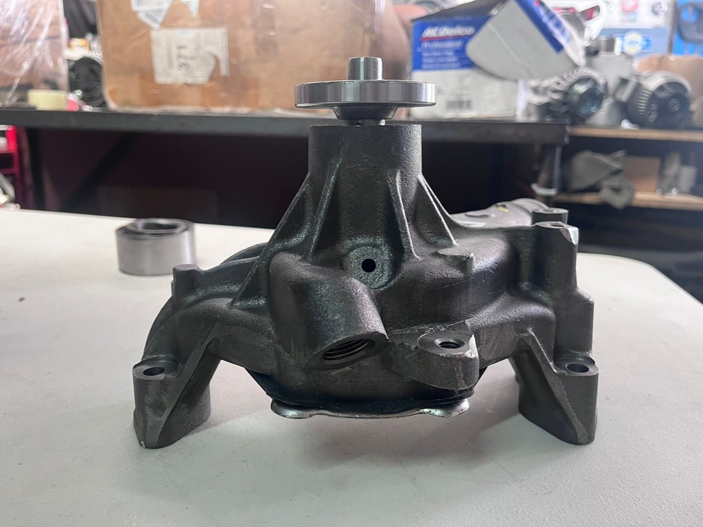 Bomba de Agua para Motores Chevrolet GM 3.8L / 4.3L / 4.4L / 4.8L / 5.0L / 5.7L / 6.6L de 1972-1996.