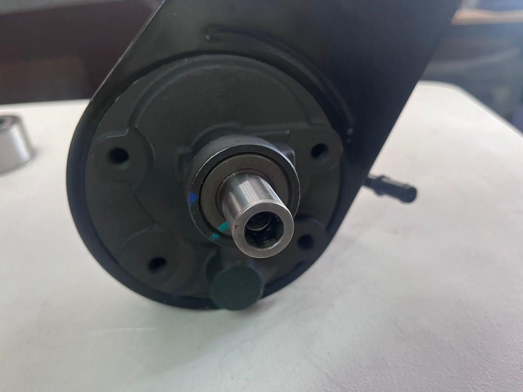 Bomba Remanufacturada de Direccion Hidraulica para Motores Chevrolet GM 4.3L/262 - 4.8L/294 - 5.0L/305 - 5.3L/325 - 5.7L/350 - 6.0L/364 - 7.4L/454 de 1996-2007. (VERSION MEXICANA)
