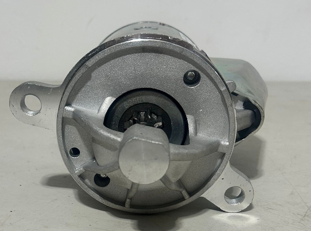 Arrancador de 9 Dientes para Motores Ford 3.9L / 4.3L / 4.7L / 4.9L / 5.0L / 5.8L de 1963-1980.