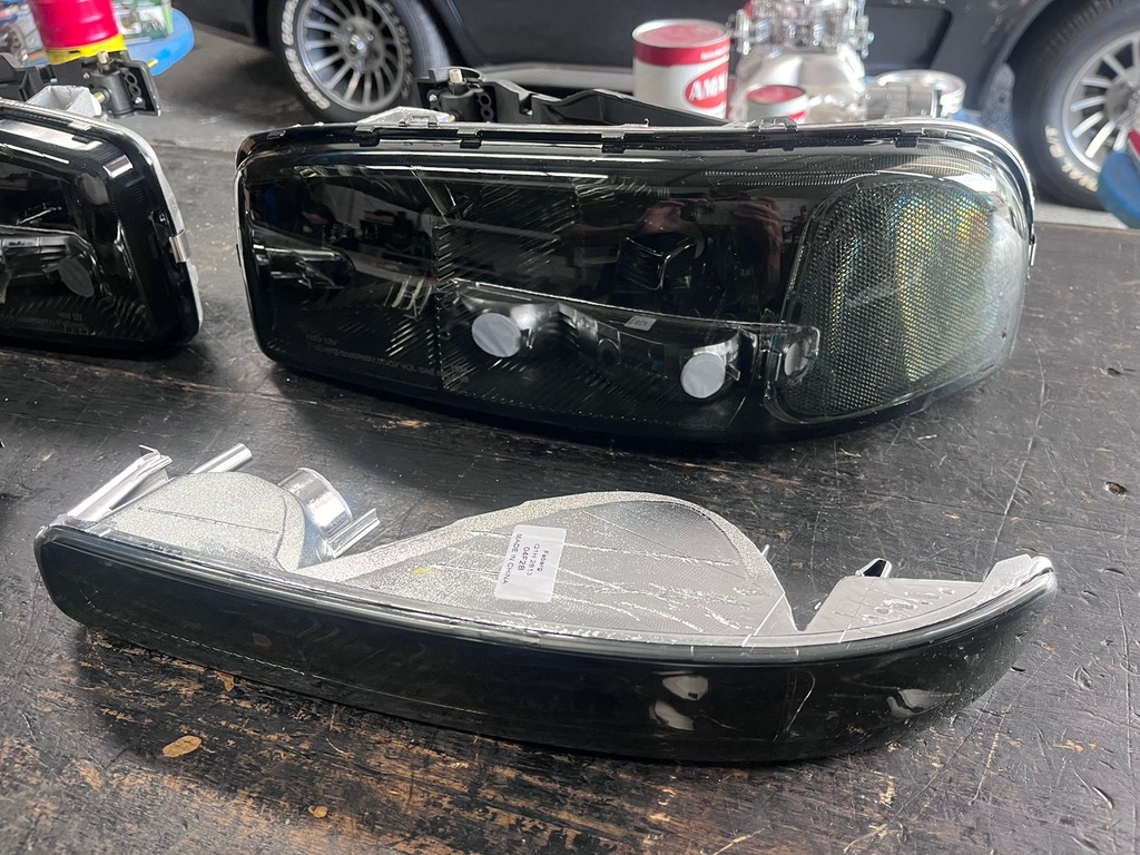 Luces Delanteras Ahumadas GMC Sierra 1500 / 2500 / 3500 1999-2006