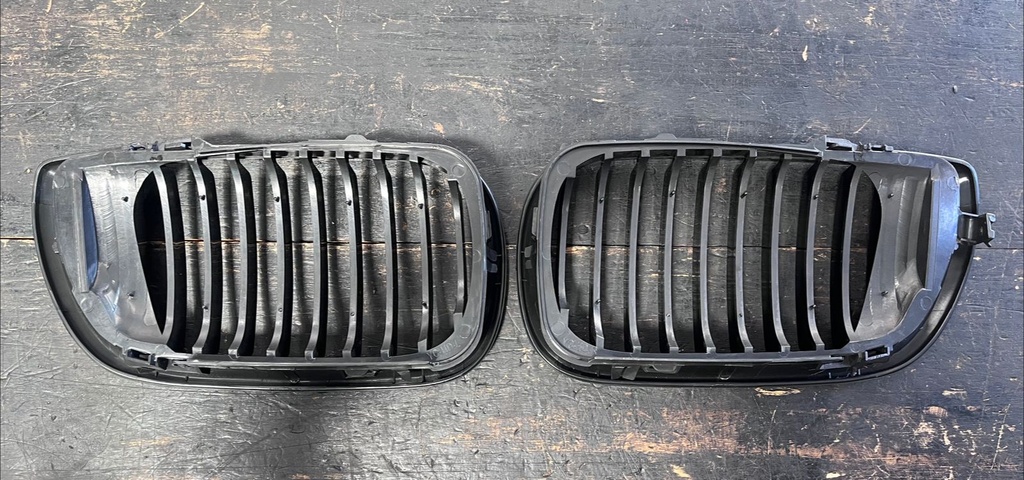Parrillas Delanteras BMW E46 3 Series 2002-2005.