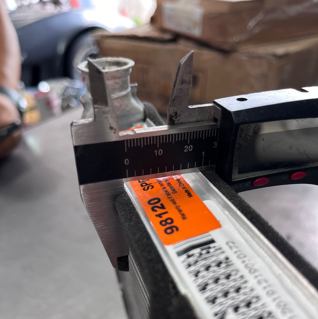 Enfriador de Aceite de Transmisión para VolksWagen Jetta 1.8L / 2.0L / 2.5L de 2011-2018.