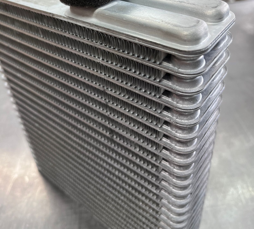 Enfriador de Aceite de Transmisión para Dodge Ram 1500 / 2500 / 3500 5.7L / 6.7L 2012-2018.