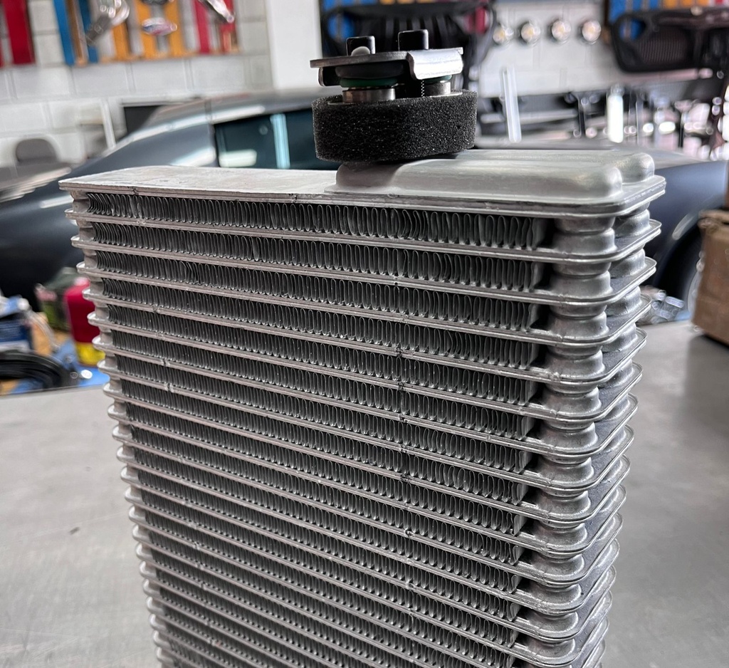 Enfriador de Aceite de Transmisión para Dodge Ram 1500 / 2500 / 3500 5.7L / 6.7L 2012-2018.